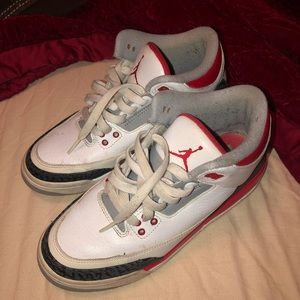Jordan ‘fire red 3s’ size 6Y